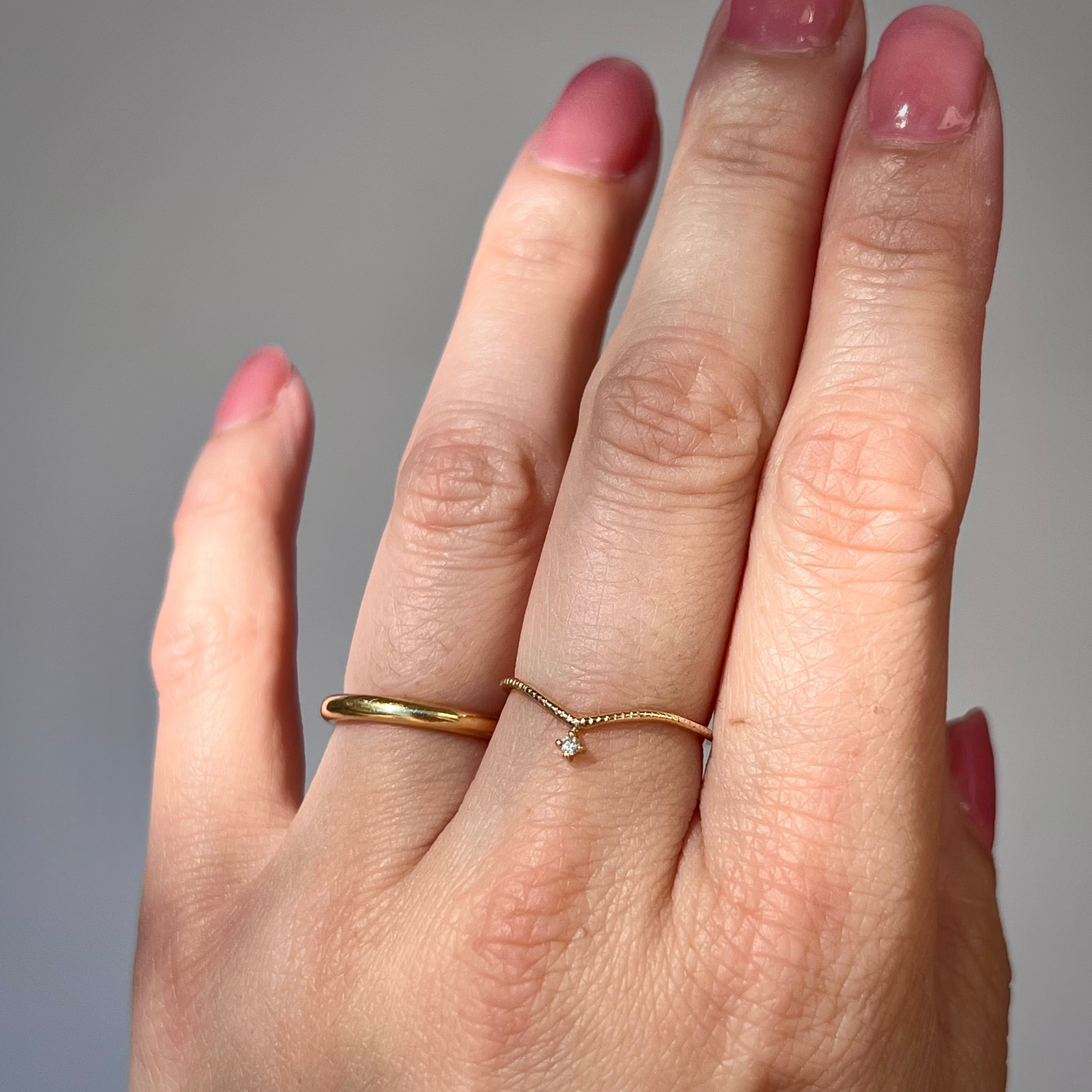 Vela Petite Crown Ring