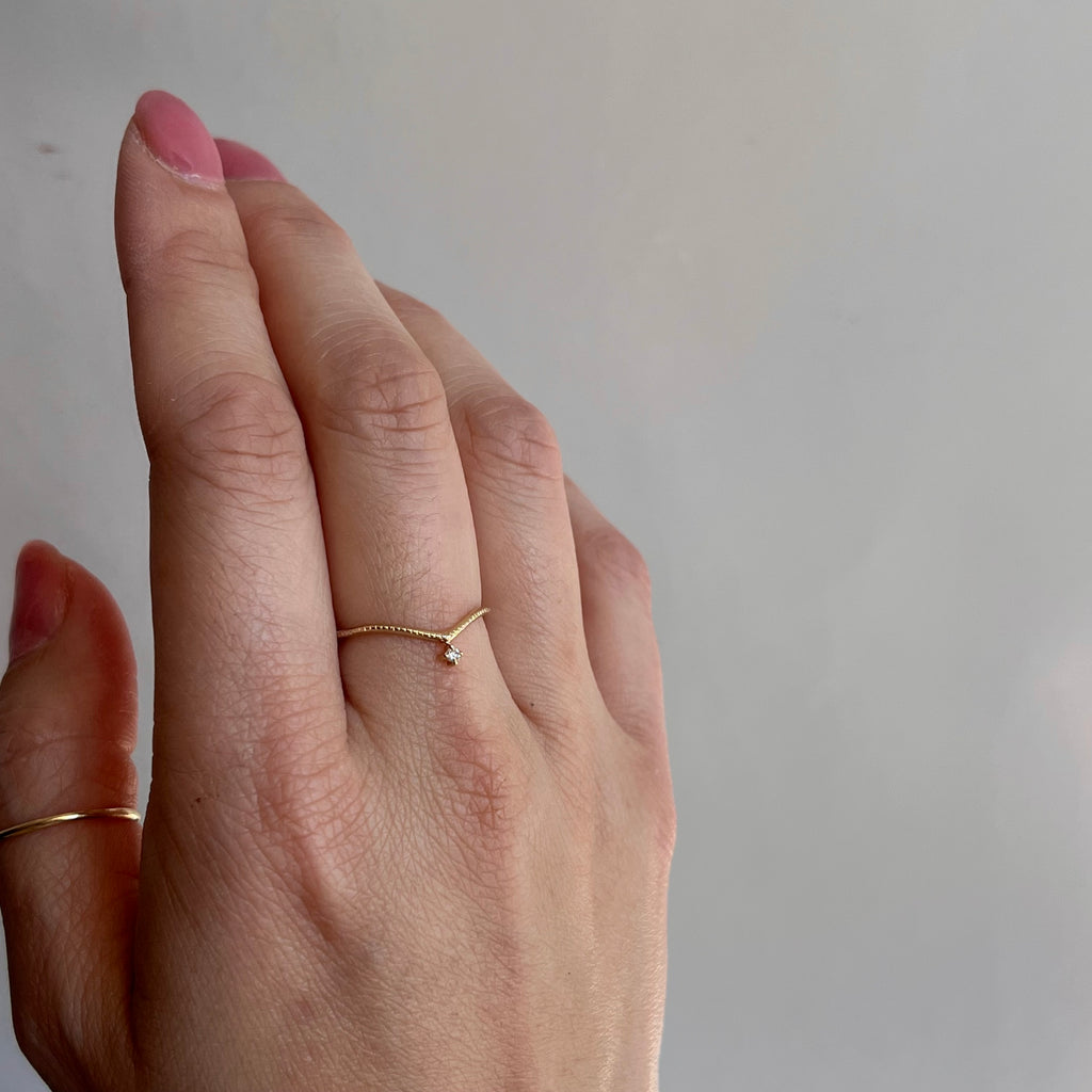 Vela Petite Crown Ring